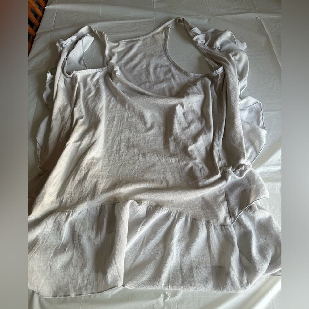 H&M Sliver Ruffled Sleeveless Blouse L - Picture 3 of 4